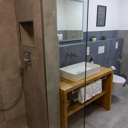 Moselhaus Krieger * 特拉本特拉巴赫